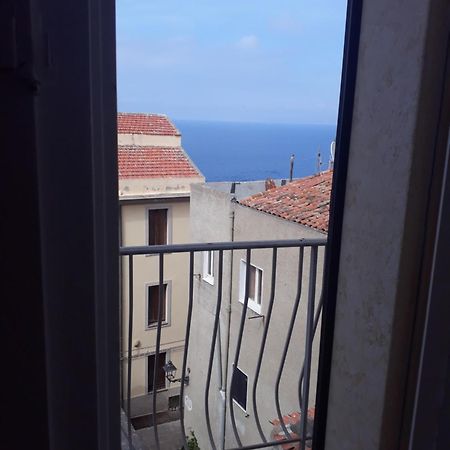مبيت وإفطار كاستيلساردو L'Antico Faro المظهر الخارجي الصورة